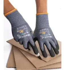 12 Paia - Guanti da Lavoro ATG Maxiflex Cut Ultra 52-3745 Rivestito in Nitrile Touchscreen